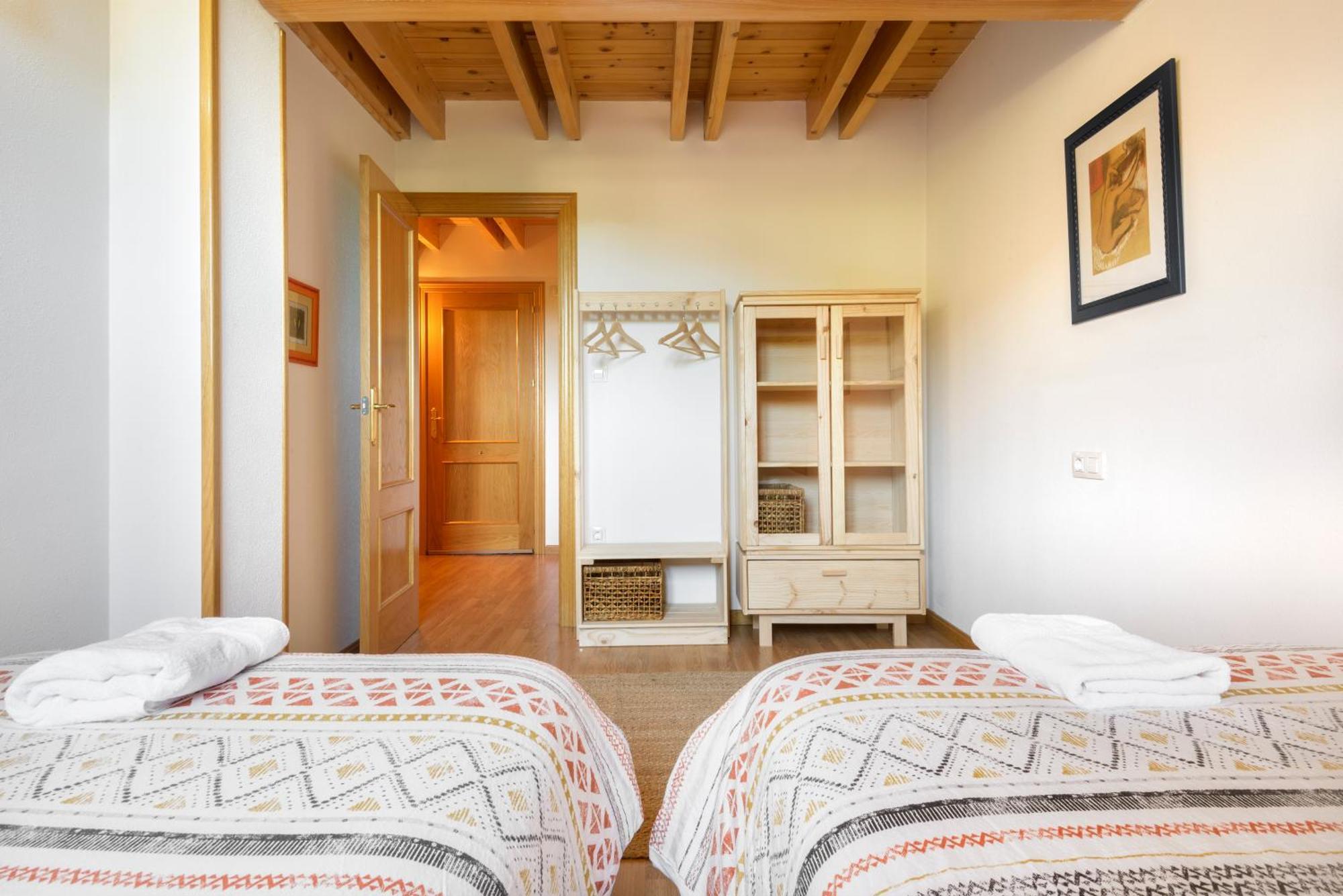 Atico Abuhardillado I Aire Acondicionado L Centrico L Garaje L Trastero I Wifi Apartment Biescas  Exterior photo